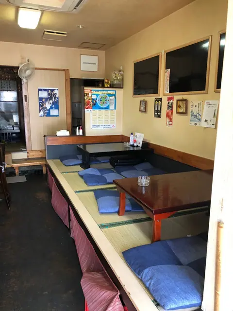 居酒屋 こぶたの店内