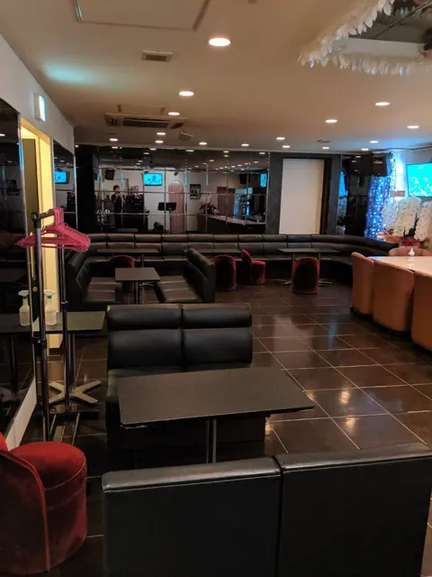 カラオケスナック アマポーラの店内