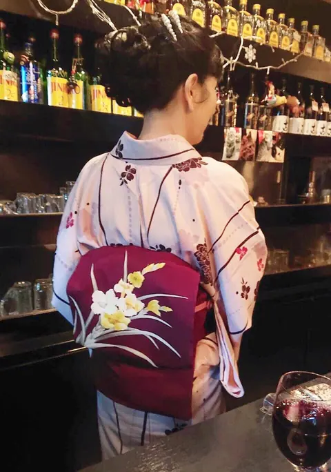 スナック かくれ宿の店内