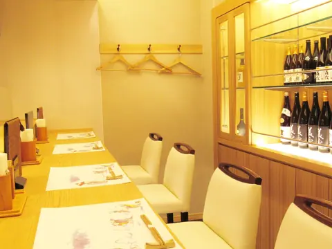 びわ亭の店内