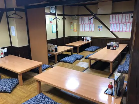日本海 松戸店の店内