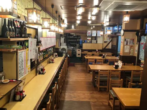 日本海 松戸店の店内