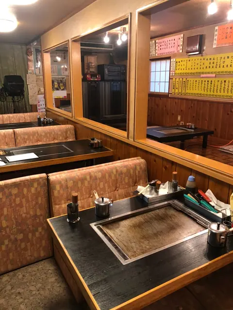 お好み焼き とり京の店内