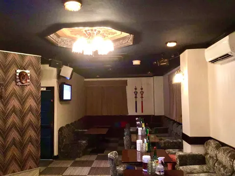 スナック 未知の店内