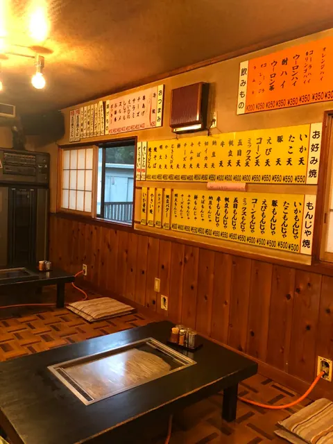 お好み焼き とり京の店内