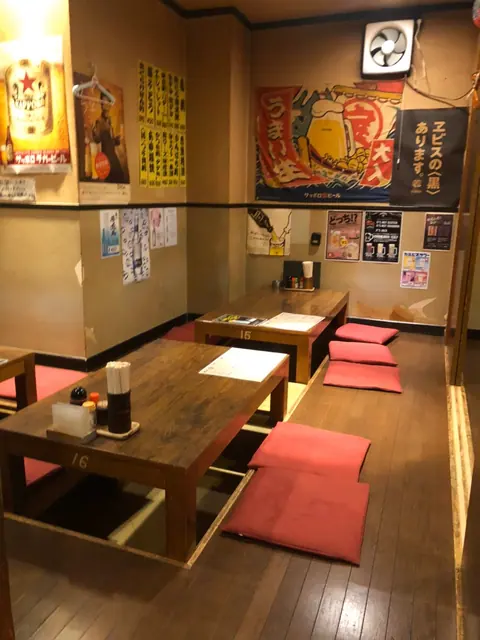 居酒屋 いなかっぺ大将の店内