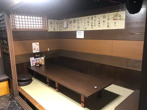 餃子食堂の店内
