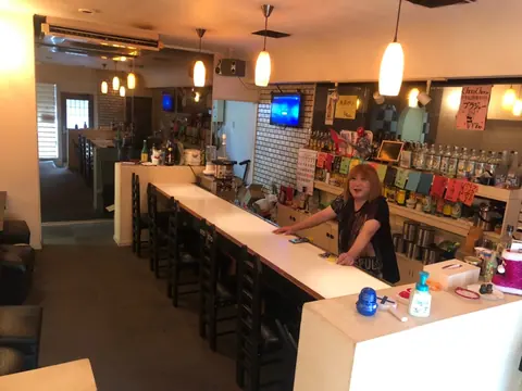 おかまBar Choco♥Chocoの店内