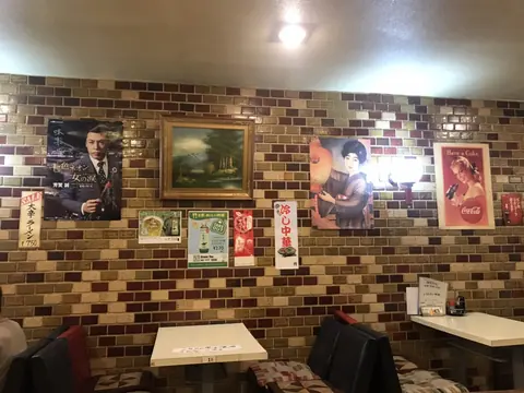 レストラン 味楽の店内