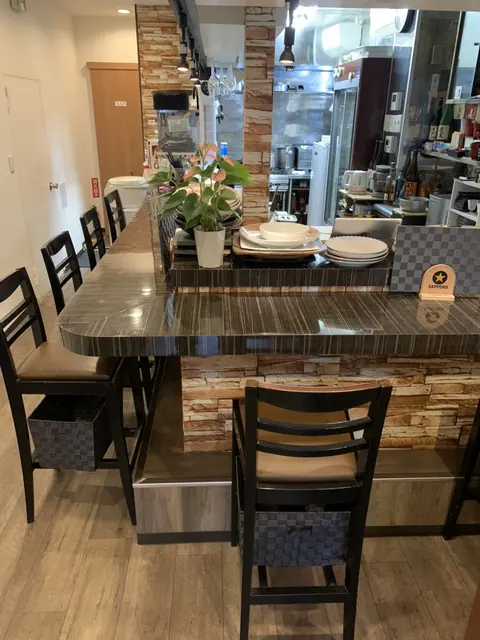 本格創作料理 和 実花の店内