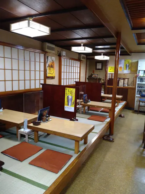 鳥孝の店内