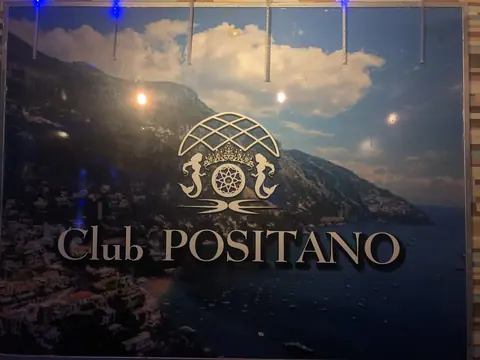 Club ポシタノの店内