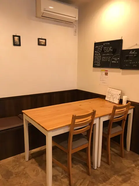 osteria cicci cocoの店内