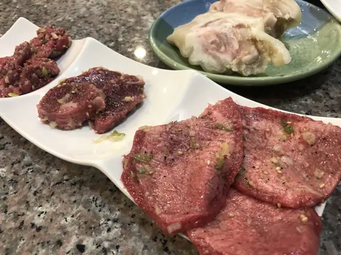 焼肉 三味園