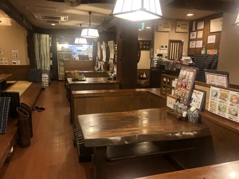 とんかつ・ビフテキ 塩梅の店内