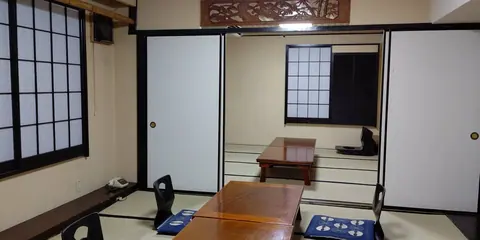 おすし家のいらぶの店内