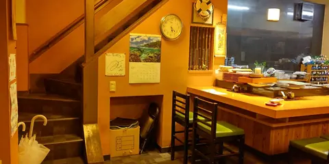 おすし家のいらぶの店内