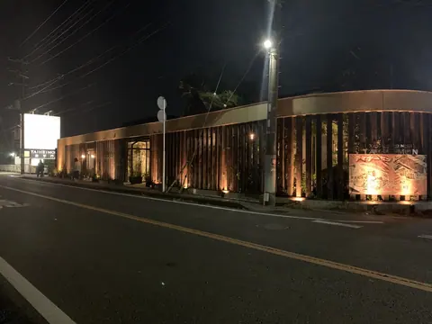 肉の宴 泰平門の店内
