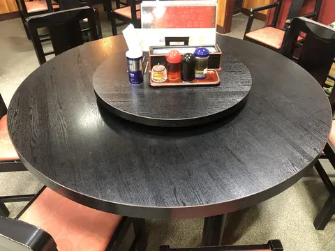 中華料理 福源楼の店内