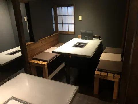 焼き肉ホルモン ジャンジャンの店内