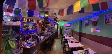 ボタ アジアンダイニングアンドバーの店内