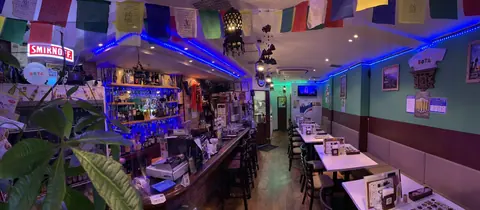 ボタ アジアンダイニングアンドバーの店内