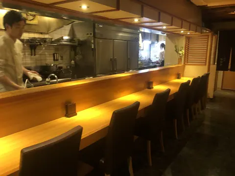 お料理 なかきの店内