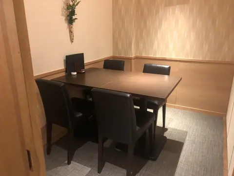 お料理 なかきの店内
