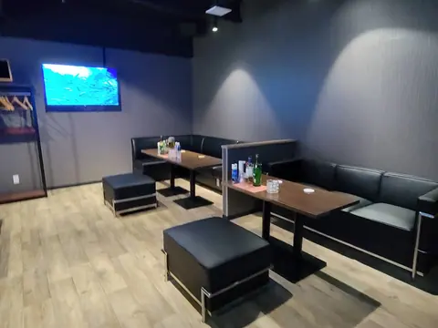 カラオケバール ポムさんの店内