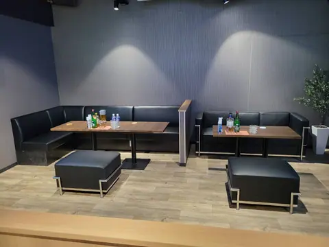 カラオケバール ポムさんの店内