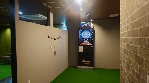 五香ゴルフクラブ＆Asobi BARの店内